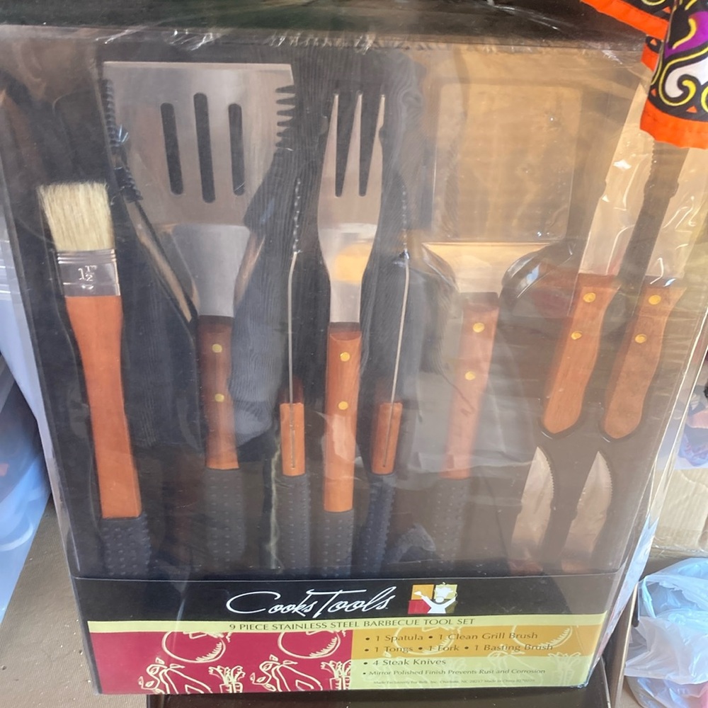 Stainless Steel Barbecue Tool Set - Black and Brown